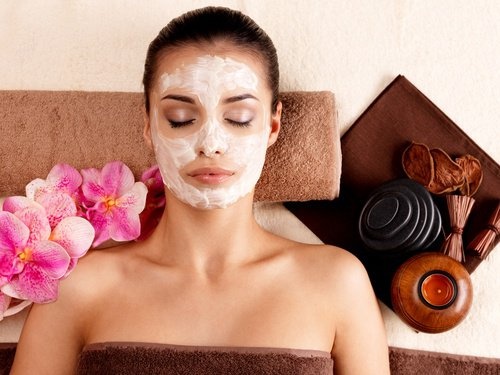 Maschera per il viso dall'effetto cicatrizzante e antirughe