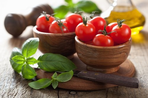 il licopene contenuto nei pomodori è in grado di migliorare l'aspetto della pelle