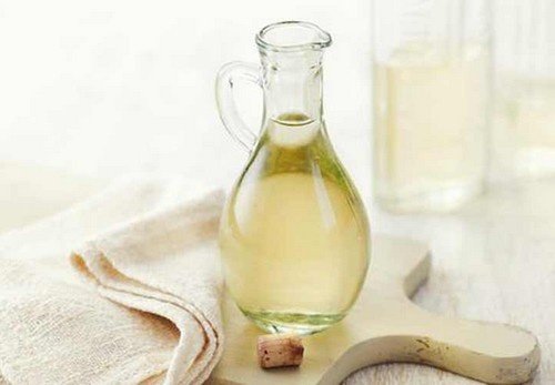 Boccetta di aceto bianco