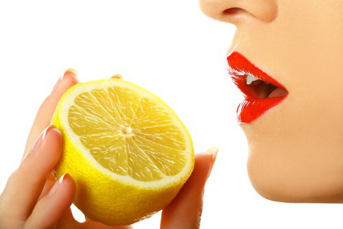 labbra e limone