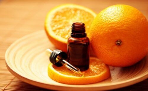 Olio d'arancio per trattare la micosi delle unghie