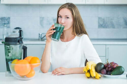 Macchie del viso: 4 frullati naturali per ridurle