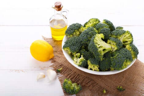 Broccoli, aglio e limone