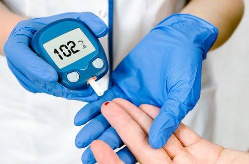 6 strategie per ridurre i livelli di glucosio nel sangue 6 strategie per ridurre i livelli di glucosio nel sangue