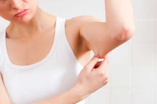 Crema naturale all'acido ialuronico per l'elasticità della pelle