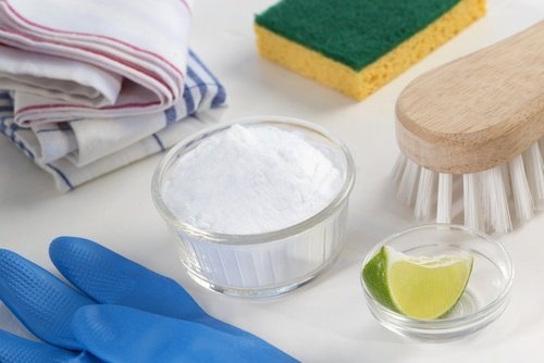 Bicarbonato di sodio e limone