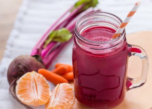 Frullato di barbabietola per migliorare la salute cerebrale Frullato di barbabietola per migliorare la salute cerebrale