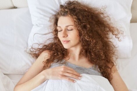 10 alimenti che aiutano a dormire meglio