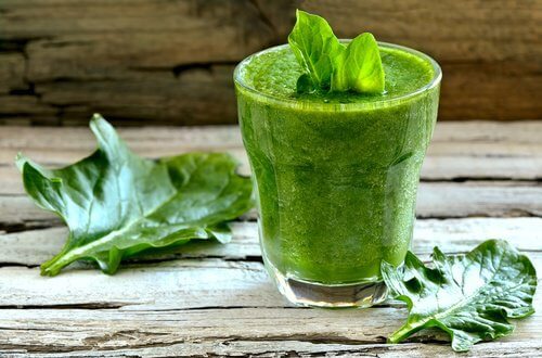 5 frullati di spinaci per perdere peso
