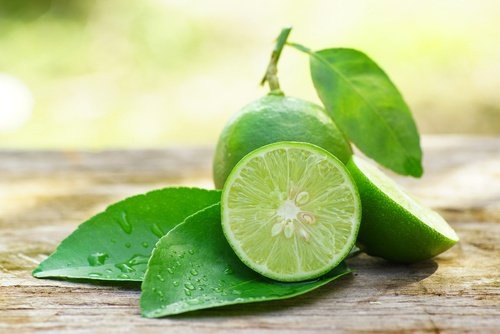 Limone per eliminare le macchie del viso
