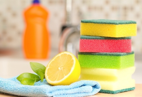 Succo di limone per rimuovere le macchie di olio