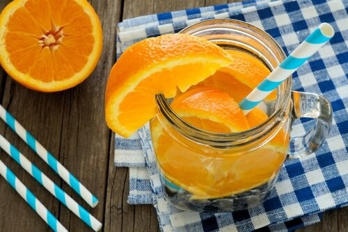 acqua con arance frullato disintossicante
