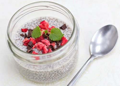 gelato con fragole e semi di chia