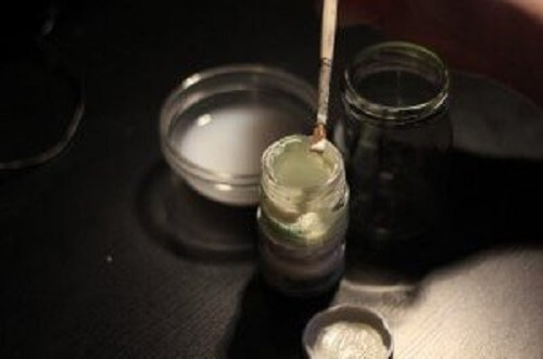 vernice per il barattolo