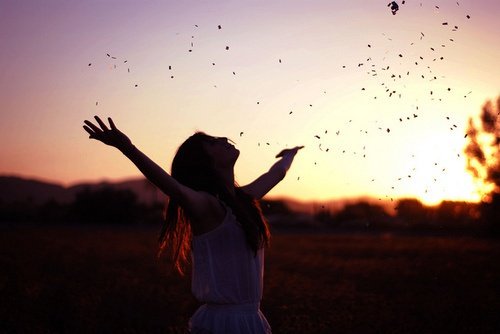 Essere felici tra i benefici psicologici dello yoga