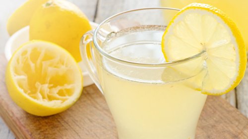 9 motivi per cui dovreste bere limonata ogni mattina