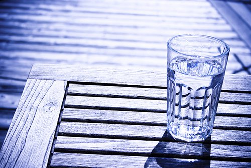 bicchiere d'acqua