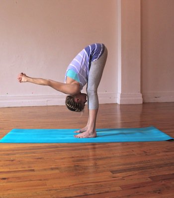 posizione yoga 1 mal di schiena