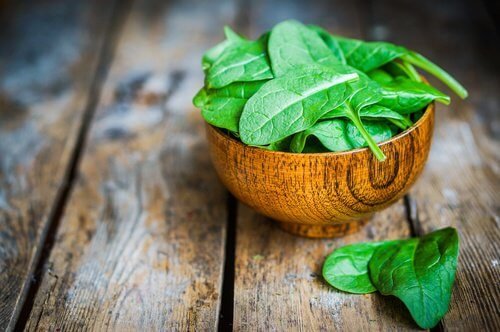 gli spinaci sono tra i migliori alimenti alcalini presenti in natura
