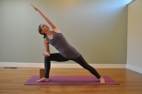 Allungamento posizione yoga nervo sciatico
