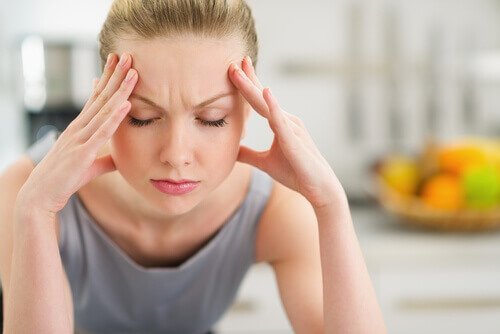 Il dolore alla mandibola provoca mal di testa