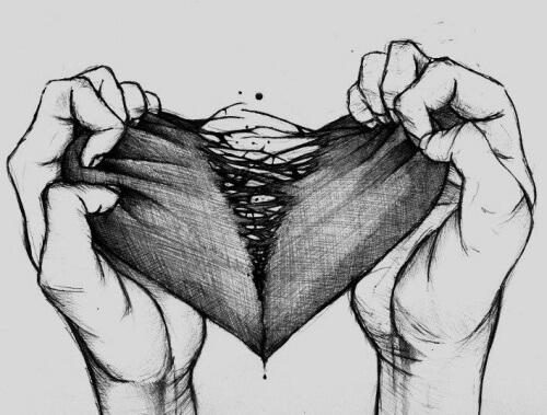 mani che strappano un cuore - A volte ci aspettiamo troppo
