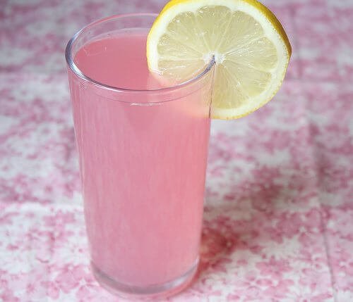 Acqua alcalina rosa
