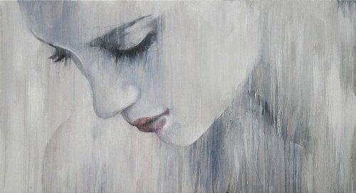 Donna triste che guarda in basso delusioni