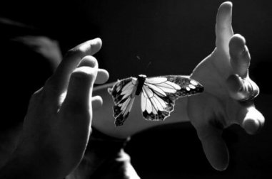 Accarezzare con l'anima per mettere a nudo l'intimità