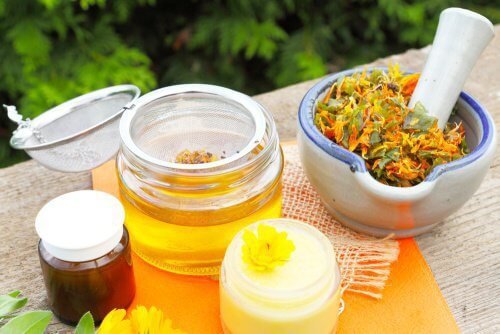 L'Unguento all'arnica può aiutare a curare le contratture
