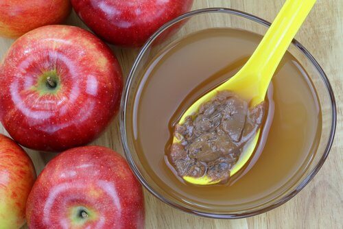 aceto di mele per smacchiare