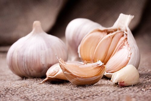 aglio per combattere le unghie incarnite