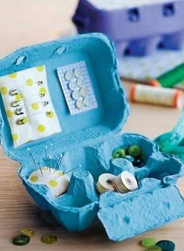 Cartone delle uova per il cucito