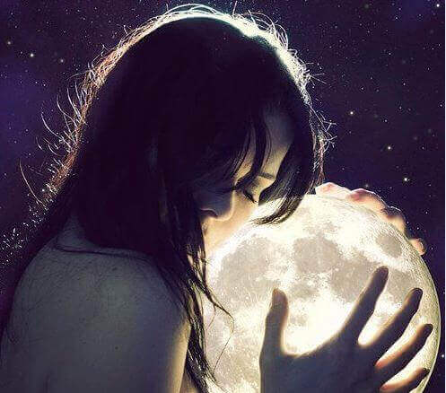 donna soffre per amore a distanza