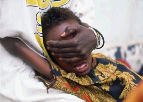 mutilazione-genitale-bambina-africana