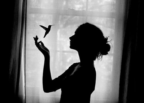 ragazza-con-colibri