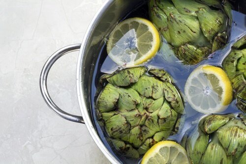 Acqua di carciofi e limone