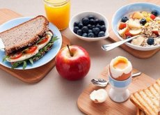 Rimozione dei capelli dello zucchero nella ricetta di zona del bikini Rimozione dei capelli dello zucchero nella ricetta di zona del bikini