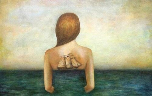 Donna con barca sulla schiena