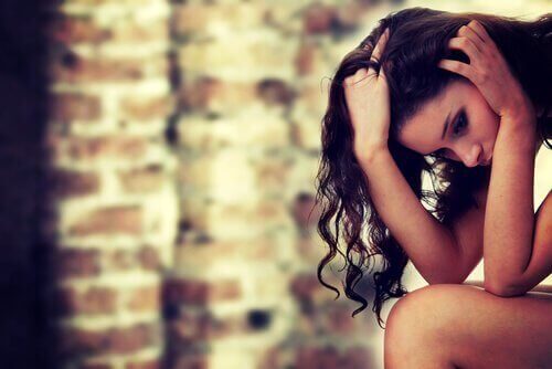 ragazza-si-rende-conto-di-essere-tossica