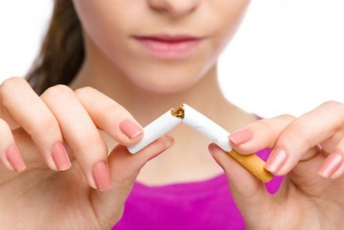 Perdere il vizio del fumo seguendo 4 regole alimentari