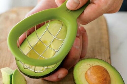 Tagliare l'avocado