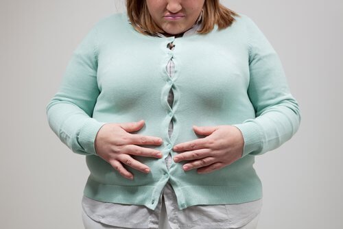 gli abiti troppo attillati rallentano la digestione