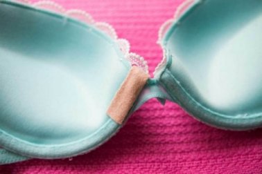 Non usare il reggiseno: sorprendenti benefici