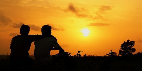 amici che passano tempo insieme