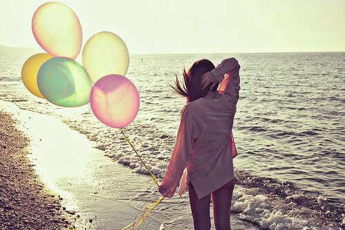ragazza-con-palloncini