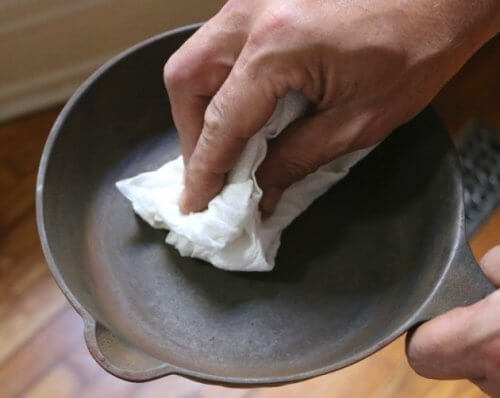 Come far risplendere gli utensili da cucina ossidati