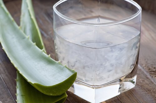 Bere il succo di aloe vera
