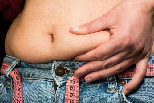 11 alimenti per eliminare i fastidiosi rotolini