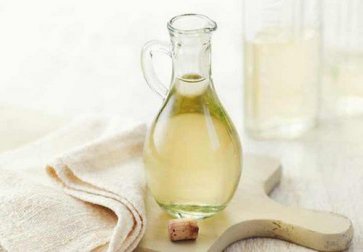 6 spettacolari usi dell'aceto bianco